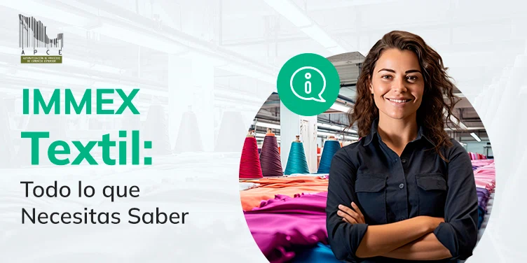 Persona sonriendo en un fondo de textiles y telas